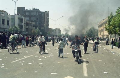 لازمه‌ی فرهنگی سازمان‌یابی تهی‌دستان شهری / گفت‌وگوی همایون ایوانی با محمد مالجو