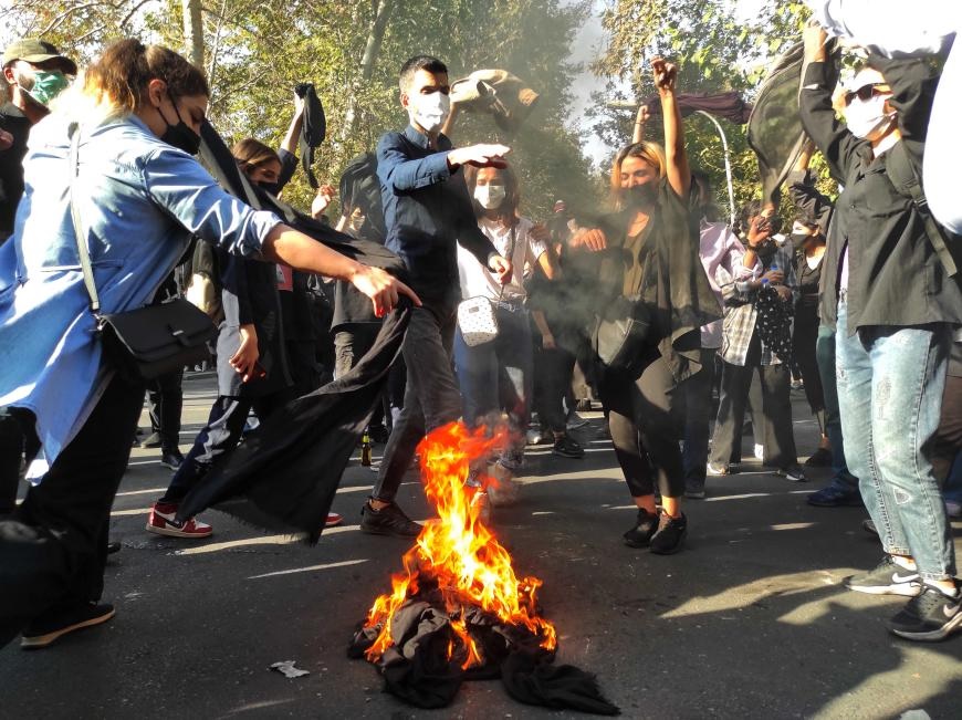 دیالکتیک جنبش انقلابی / علی رها